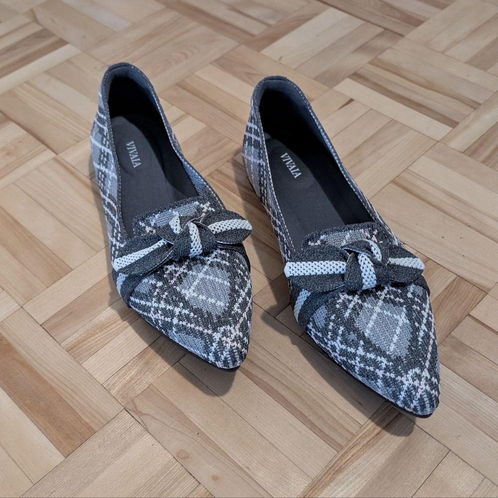 VIVALA Gray Plaid Pointed-Toe Flats with Bow